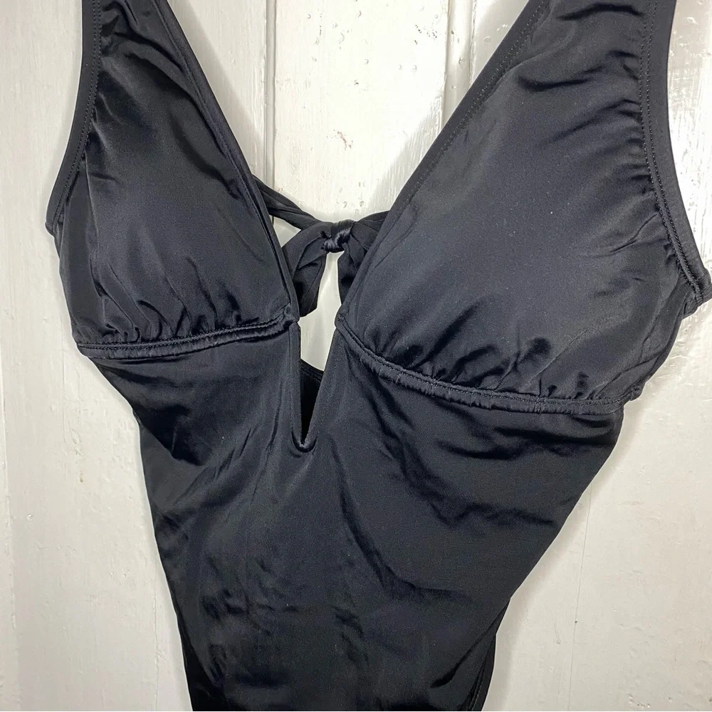 NWT Shade & Shore size M : black plunge full coverage tummy control bow swimsuit